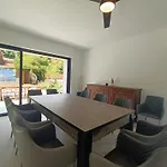 Vue Et Emplacement D'exception à 20 M De La Des Sablettes *