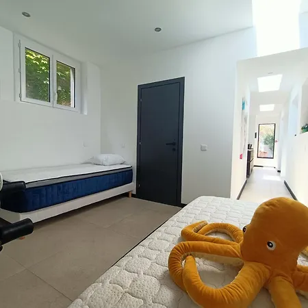 D'exception A 20m Des Sablettes Plage, Cote D'azur Villa *