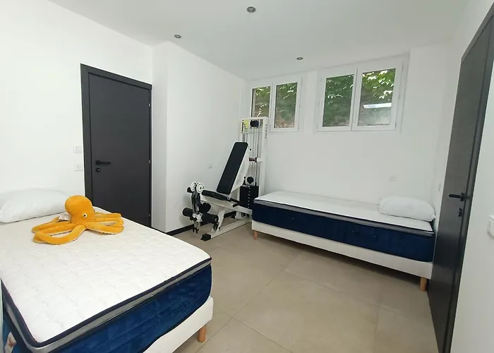 Villa Vue Et Emplacement D'exception A 20 M De La Des Sablettes *